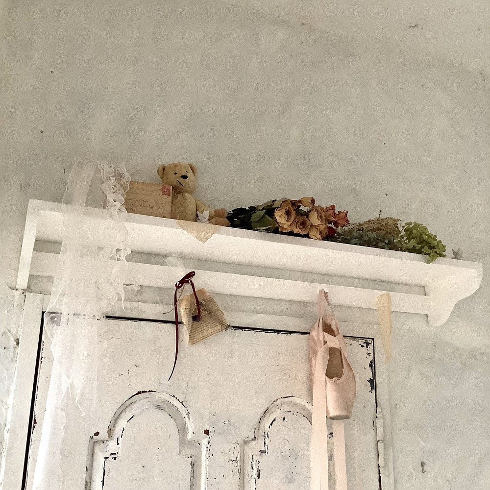 【受注製作】ウォールシェルフ・ホワイト・シャビー・フレンチカントリー・飾り棚(#8-引っ掛け、木製ペグタイプ)