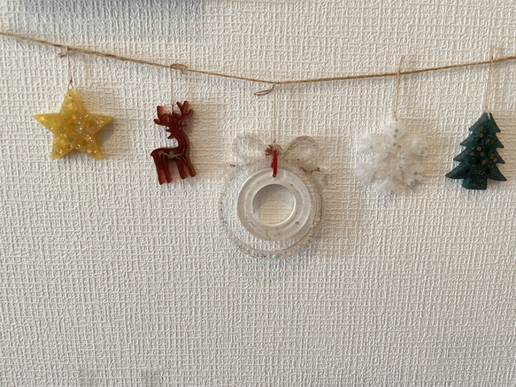 【2液性レジン】クリスマスガーランド トナカイ 雪の結晶 星 ツリー ホワイト ブラウン 黄色 イエロー 白 装飾 5枚目の画像