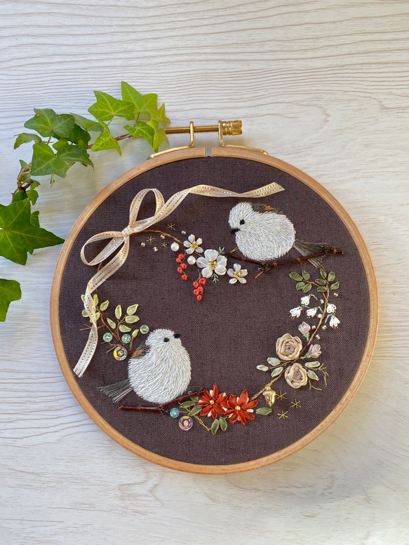 【No.282】シマエナガと花の刺繍フレーム他2点 No.282】シマエナガと花の刺繍フレーム他2点 - メルカリ