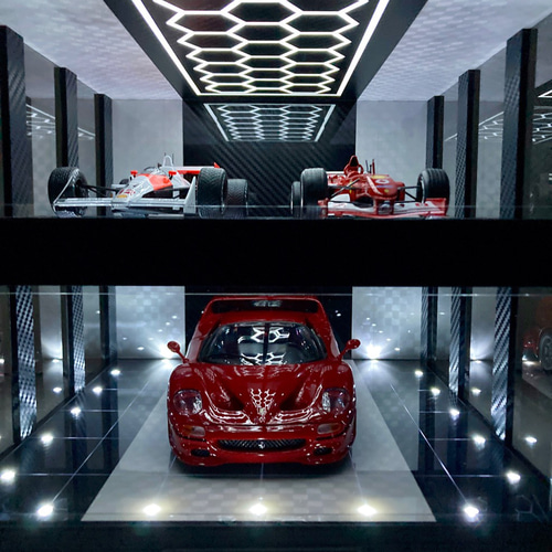 USB電源・1/18展示4台可・ハニカム照明2層式・ディスプレーBOX