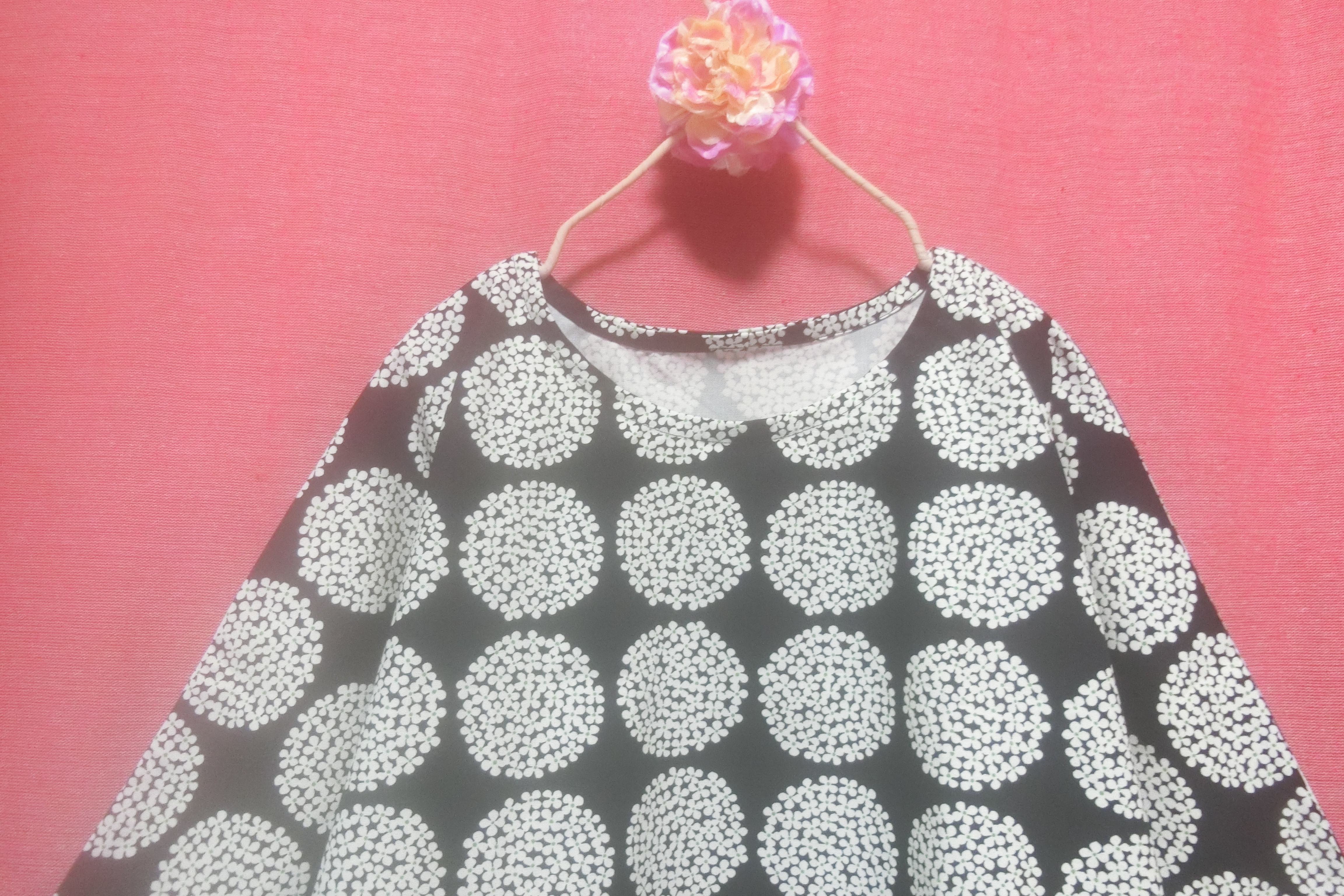 ◆sale◆ 【重ね着】北欧風サークルフラワー ゆったり ワンピース black