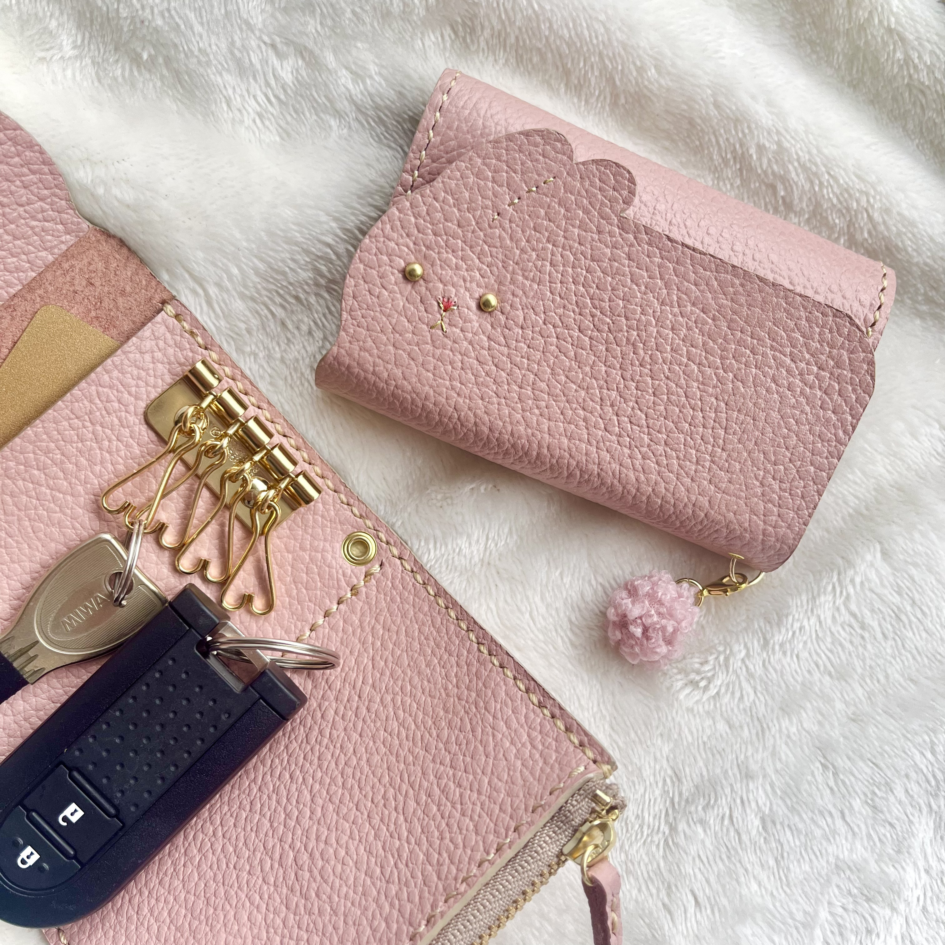 ラスト1点！うさぎさん 小銭入れ付きキーケース モーヴピンク