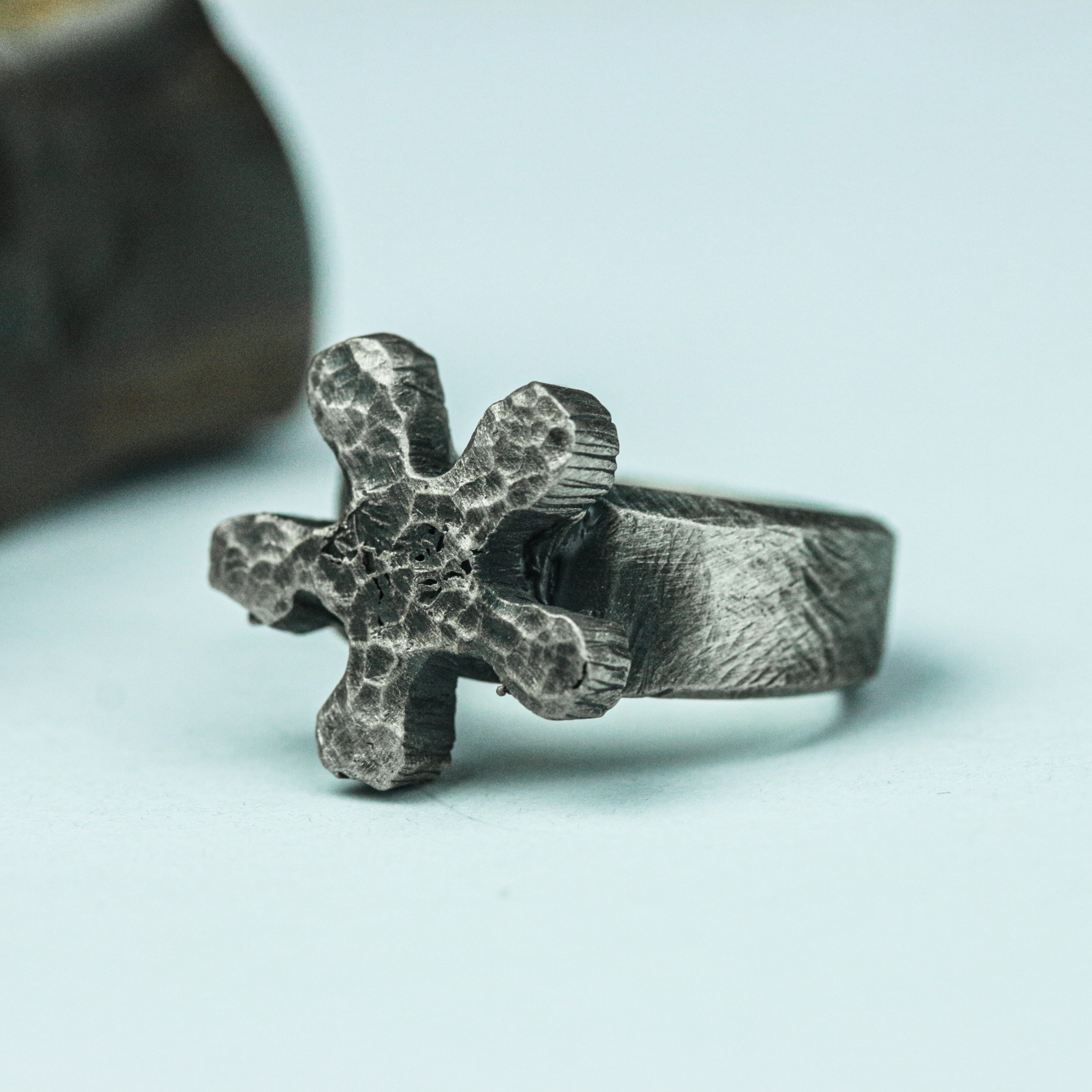 パンクフラワーシルバーリング、男女兼用ユニークな結婚指輪、シンクフォイルシルバーリング、ブラックシルバーナチュラルデザイ