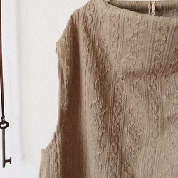 ボトルネックベスト（ケーブルニット/ベージュ） 4枚目の画像