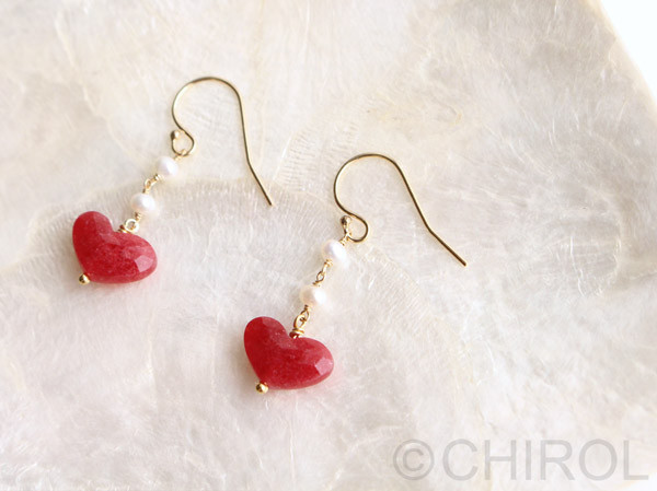 ♥赤いハートのクォーツと淡水パールのピアス♥/14kgf