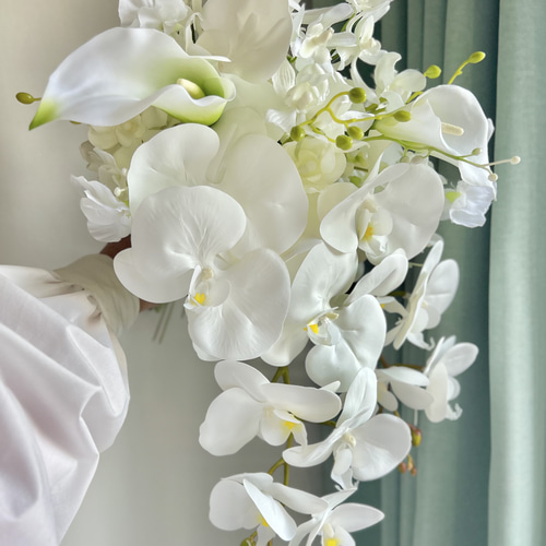 胡蝶蘭のキャスケード調ブーケ アーティフィシャルフラワー