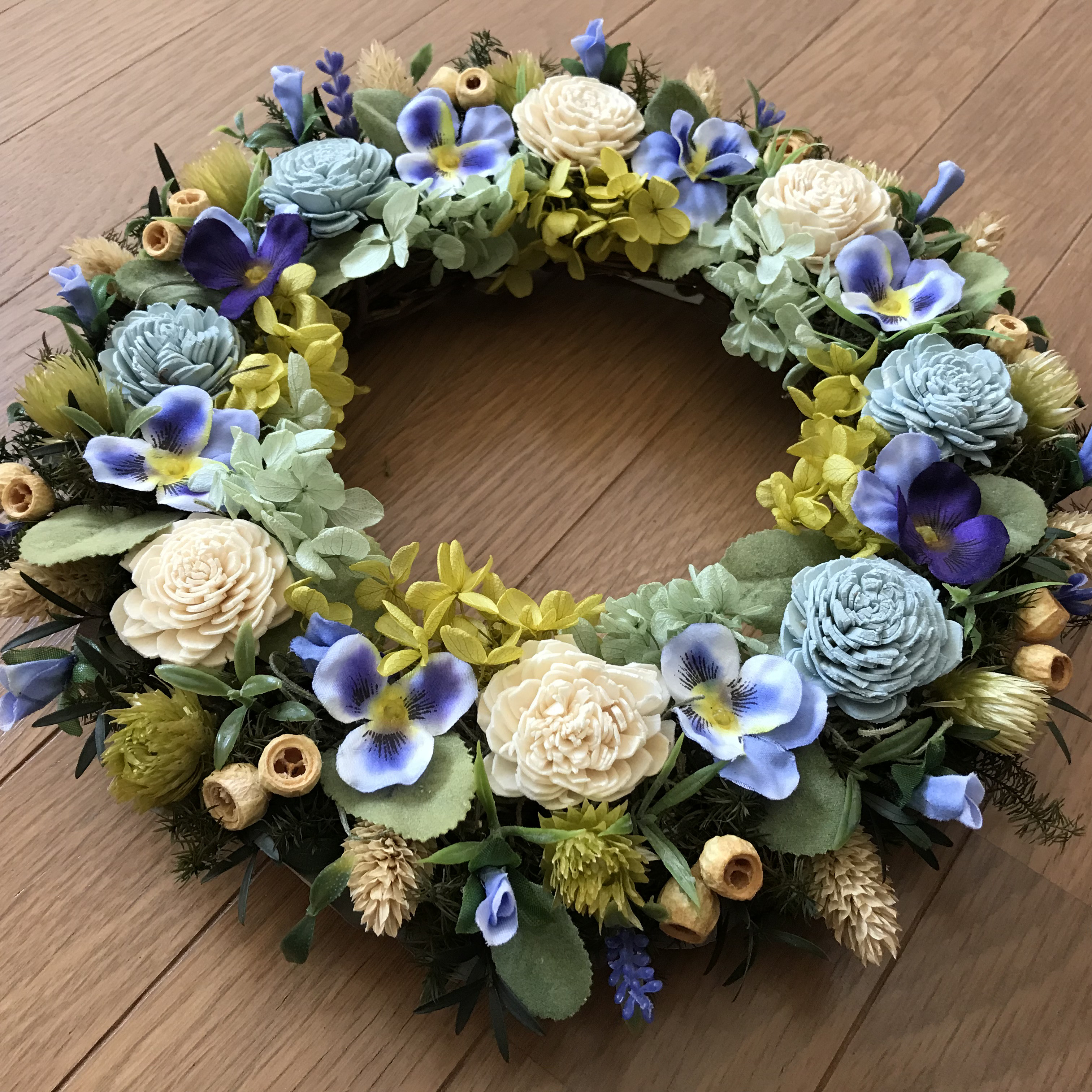 《四季の贈り物に》パステルブルーの爽やかリース 最大30cm（一点限定）