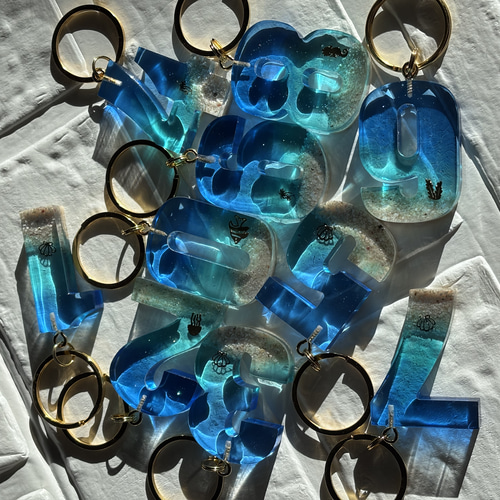 数字 キーホルダー バッグチャーム レジンアート海 海の雑貨