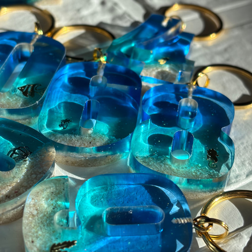 数字 キーホルダー バッグチャーム レジンアート海 海の雑貨