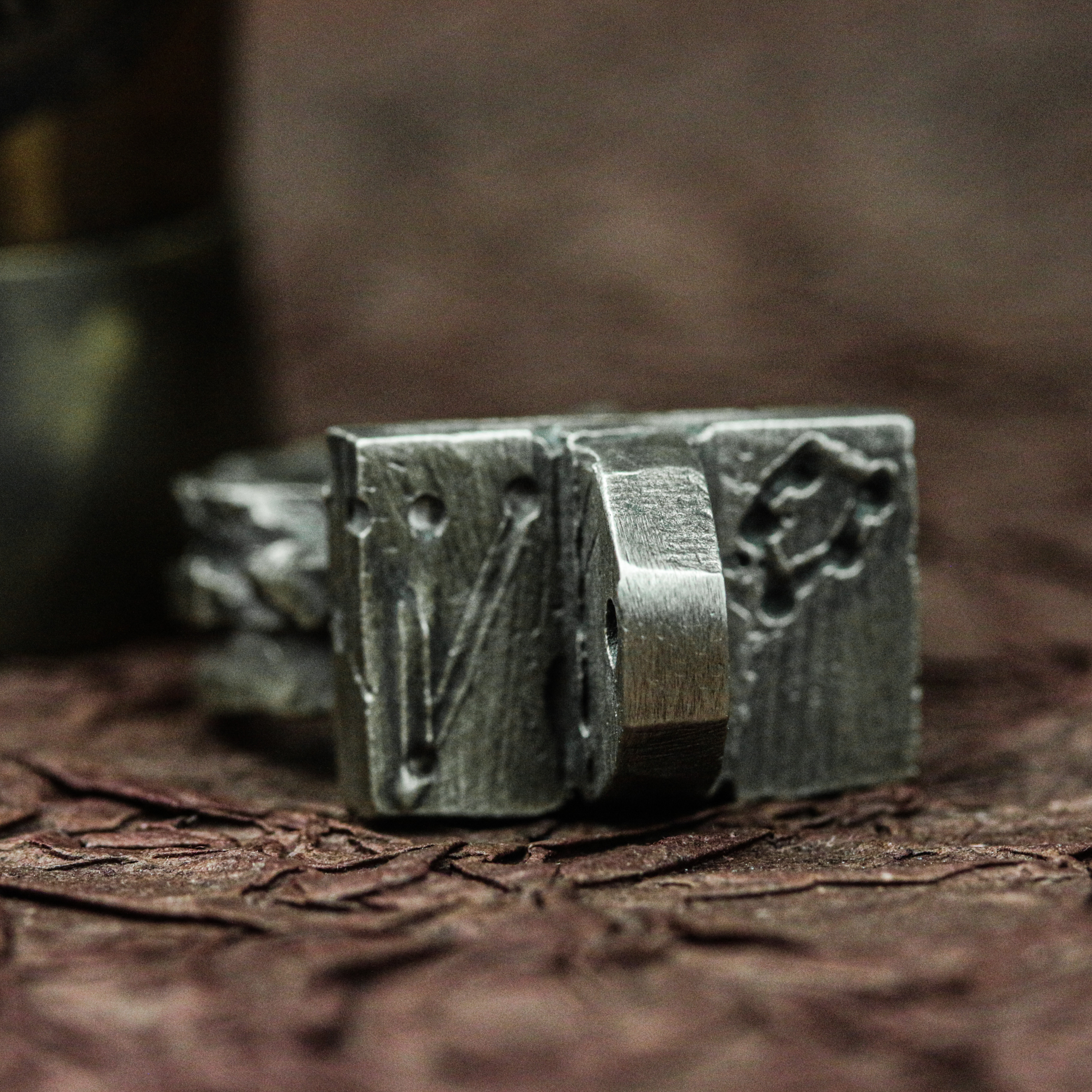 抽象的でユニークなリング、メンズ・シルバーリング、パーソナライズされたミニマリスト・デザインのブラック・シルバーリング、