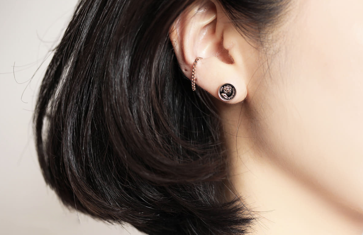 14Kゴールド  ハート 湾曲バンドバー インナーコンク イヤリング ピアス ラブレット