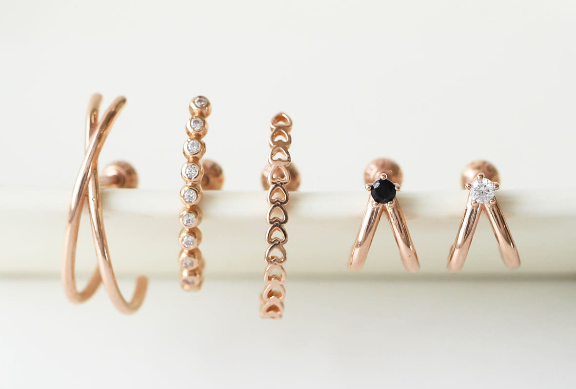 14Kゴールド  ハート 湾曲バンドバー インナーコンク イヤリング ピアス ラブレット