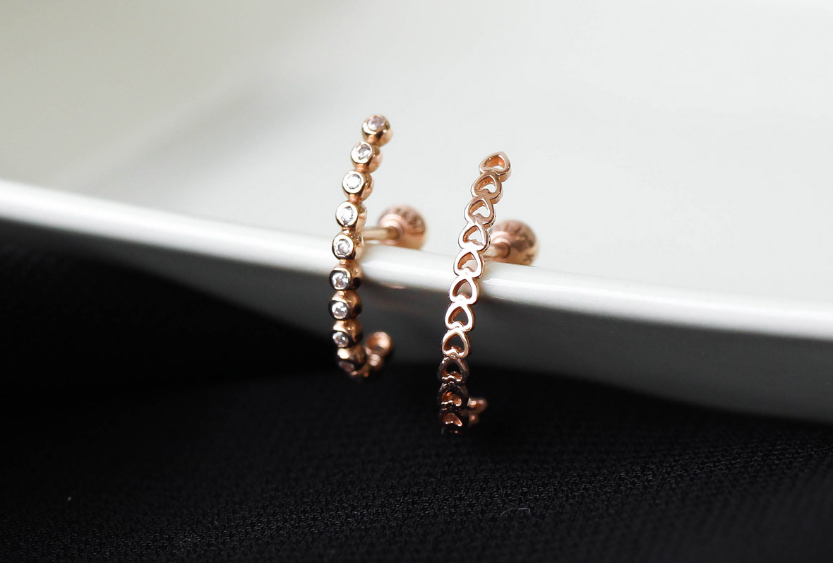 14Kゴールド  ハート 湾曲バンドバー インナーコンク イヤリング ピアス ラブレット