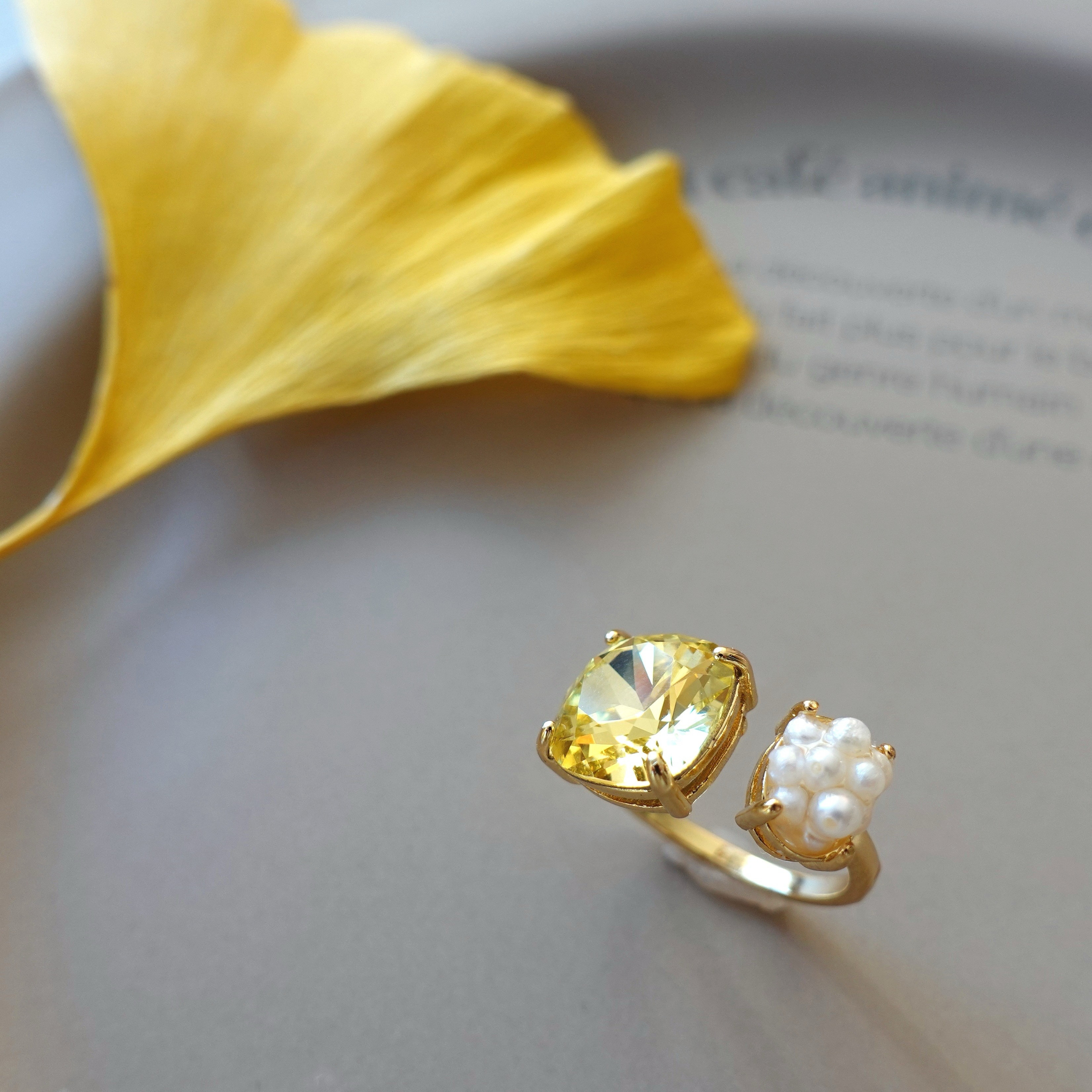 秋色 オープンリング 銀杏 × パール   / フリーサイズ  指輪 フォークリング