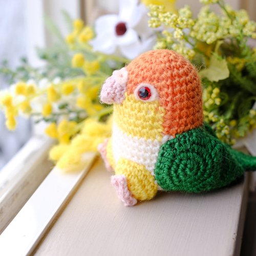 おすわりインコあみぐるみ【シロハラインコ】 あみぐるみ 福はな堂店主