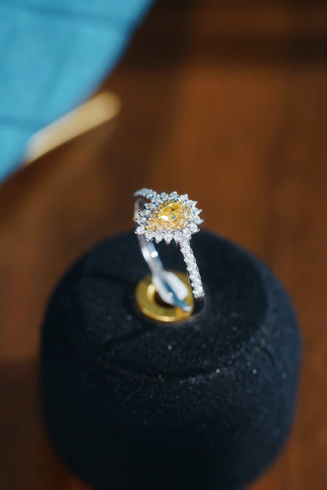 イエローダイヤモンド付きリングk18