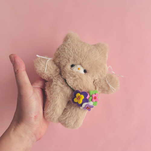 ビオラの花飾り ポシェットしたょ！milk teaのねこちゃん♡ぬいぐるみ
