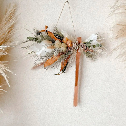 フワモコのベージュ　ドライフラワー横長スワッグ 横向きスワッグ ベージュピンク ドライフラワー 横長スワッグ