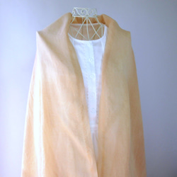 草木染め・ウールコットン・大判ロングストール・優しいベージュのアボカド染め 9枚目の画像