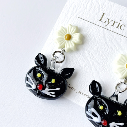 閃き / 何かをひらめいた猫ちゃんのピアス ピアス（スタッド・一粒