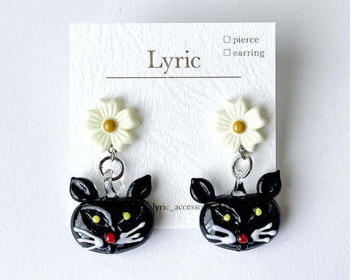 閃き / 何かをひらめいた猫ちゃんのピアス ピアス（スタッド・一