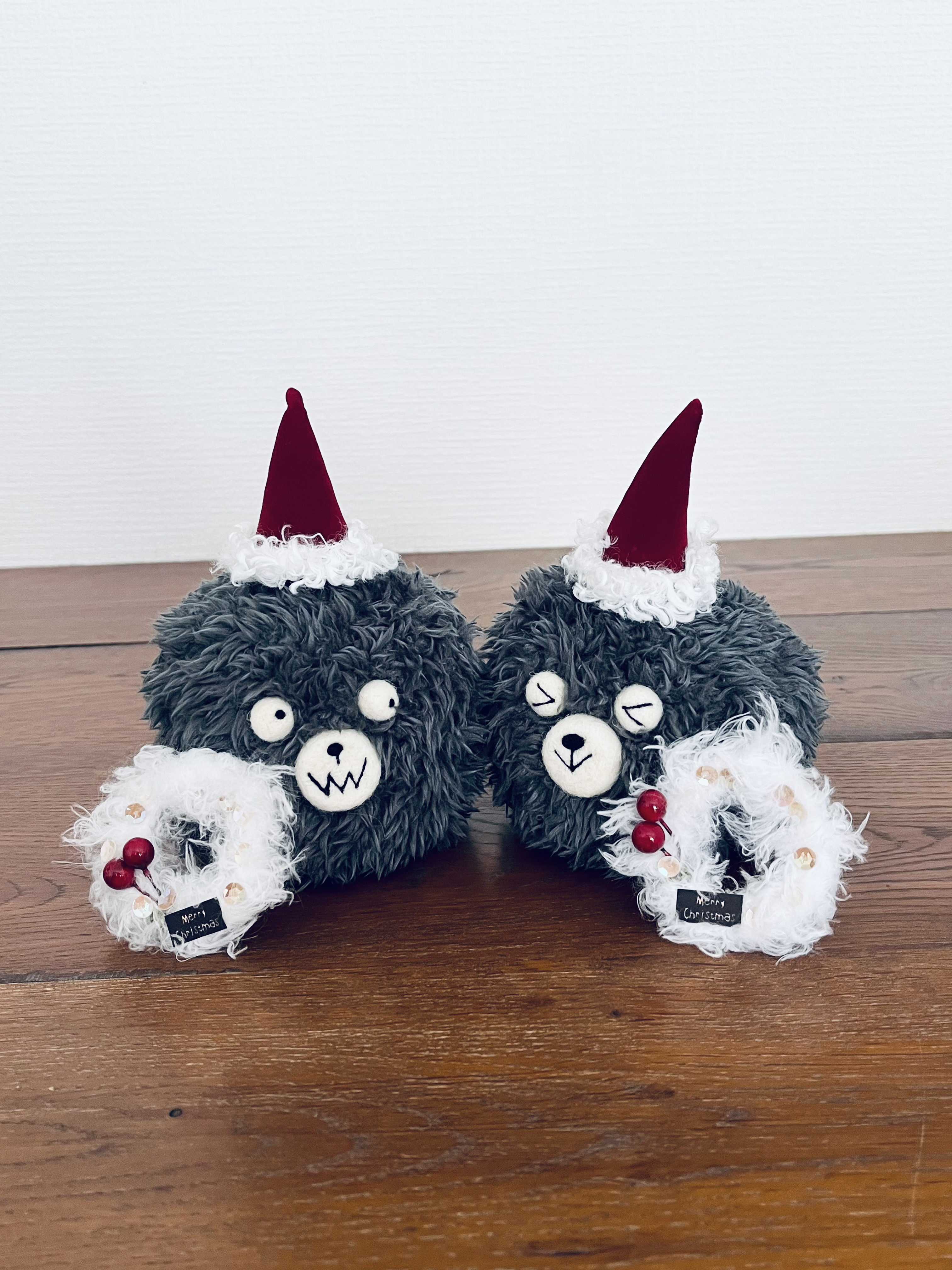 【ふわふわモンスターセットB】サンタ帽子とリース付き