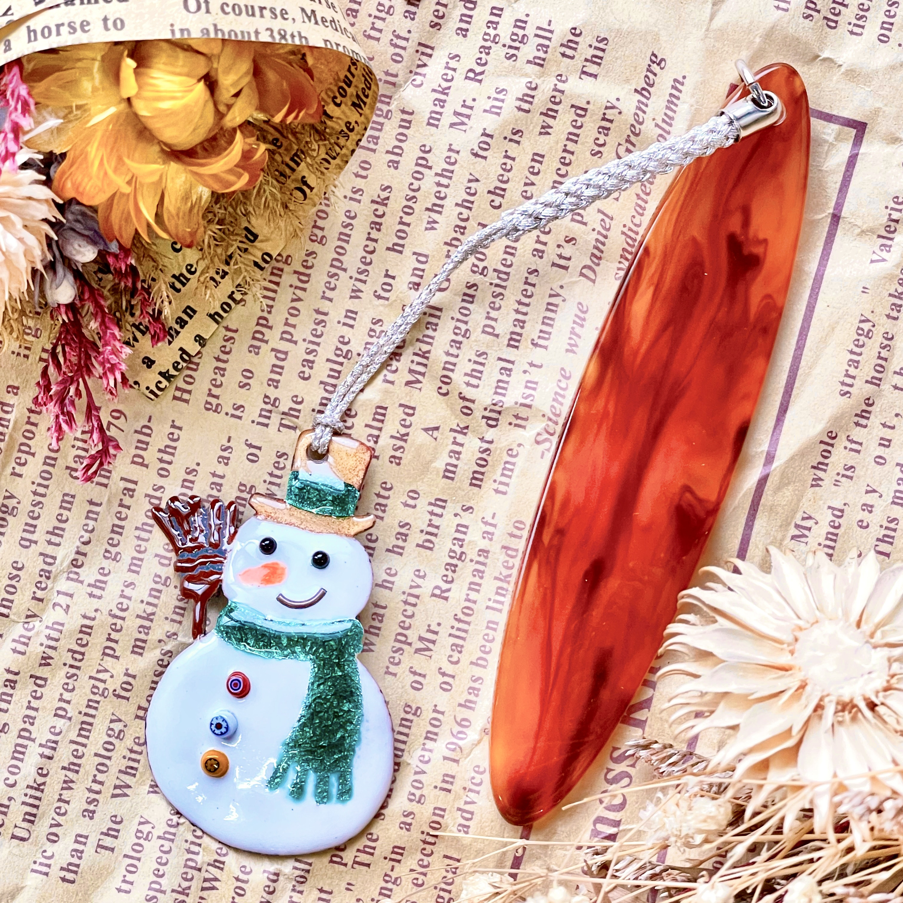 マフラーの雪だるま•七宝焼根付け（帯留やブローチ金具に変更可）