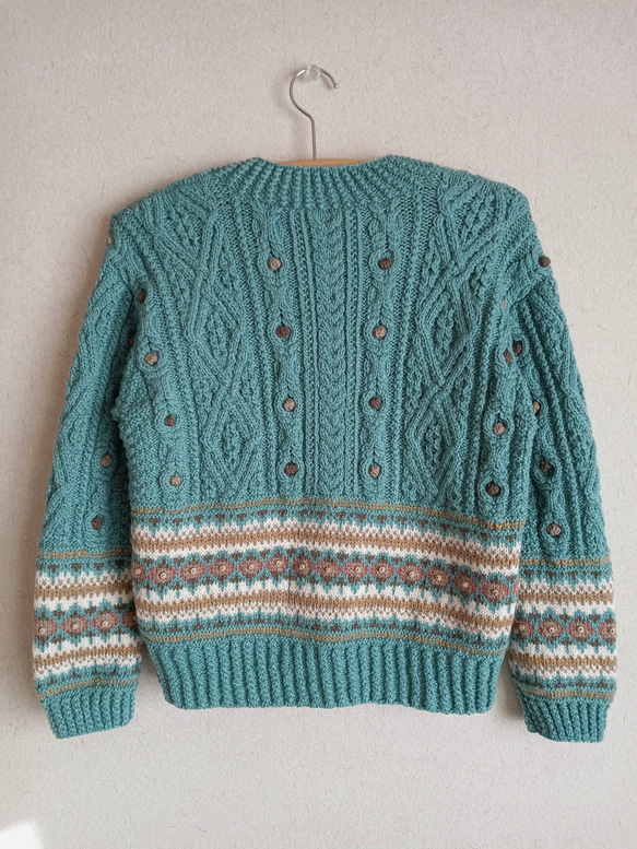 アランと編込み模様のターコイズブルーカーディガン 2枚目の画像