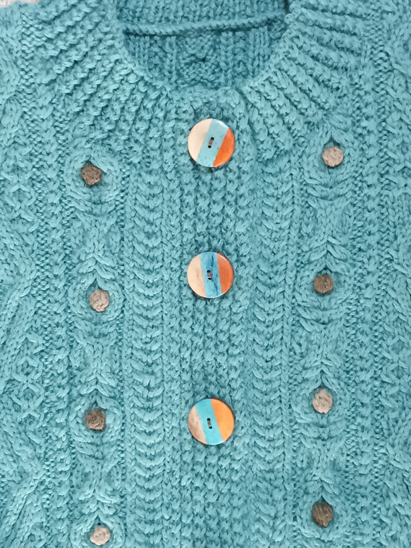 アランと編込み模様のターコイズブルーカーディガン 6枚目の画像