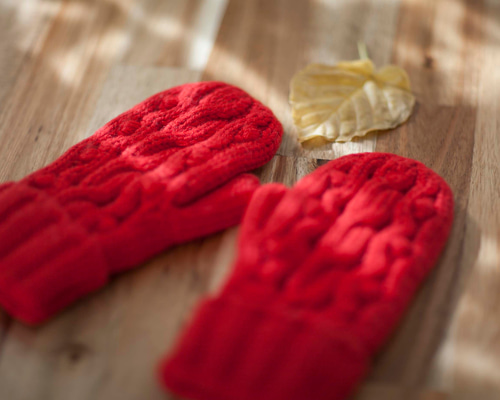 新品⭐クリスマスニットミトン装飾ガーランド 手袋オーナメント 24個付2本赤緑 新品⭐クリスマスニットミトン装飾ガーランド 手袋オーナメント 24個付