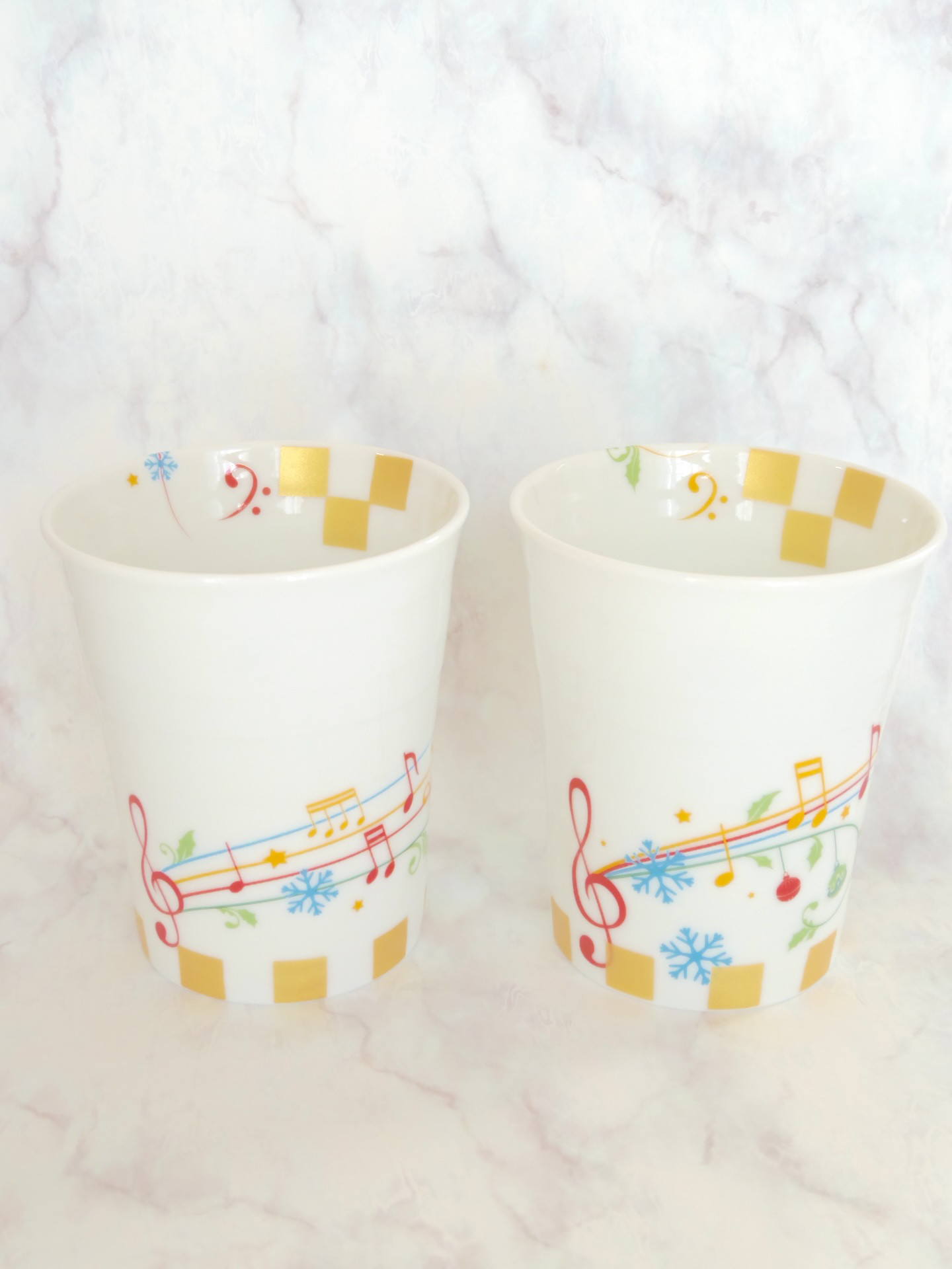 ペアのフリーカップ　楽譜　音符　磁器　ポーセラーツ