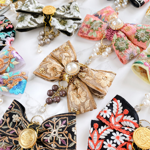 インド刺繍×パール 一点物リボンバッグチャーム【Sサイズ】 バッグ