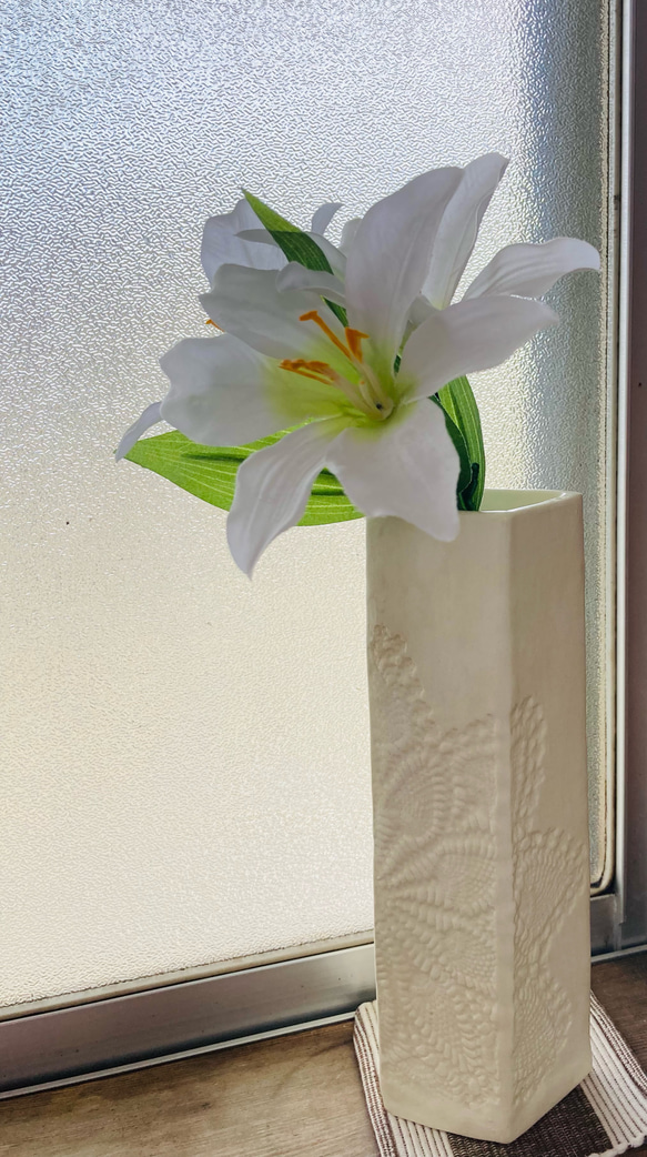 ダイヤ型 レース柄花瓶 上信楽土 一輪挿し・花瓶・花器 Lilyceramic