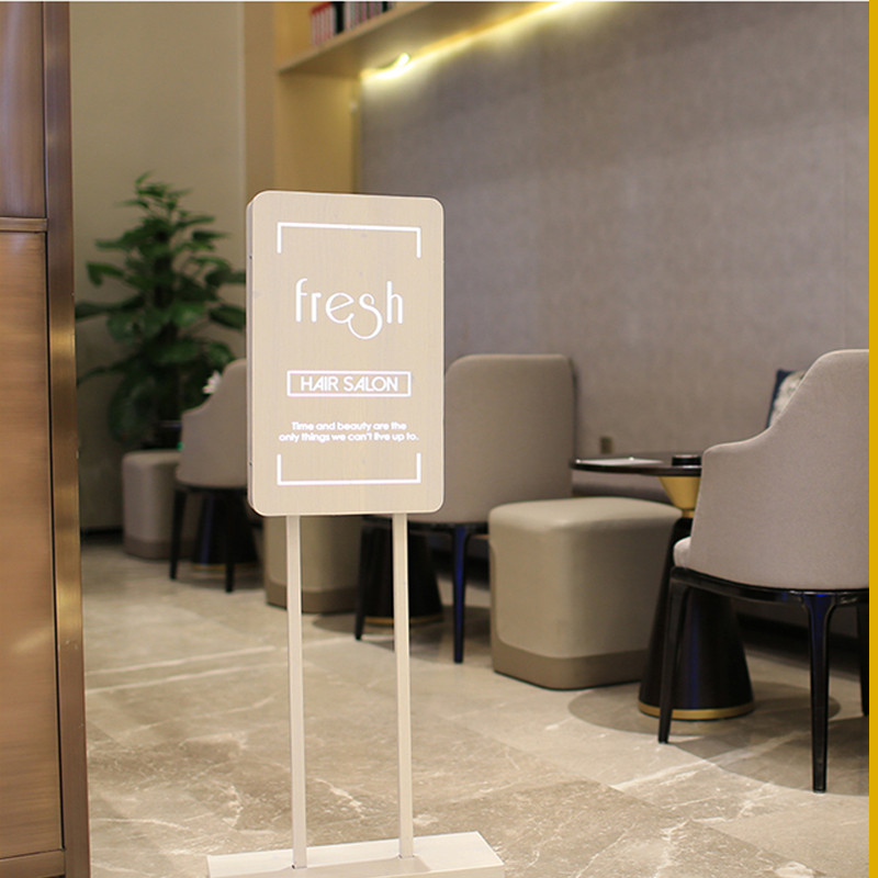 カスタムメイドの屋外透かし彫り広告看板・床置き型LEDディスプレイ