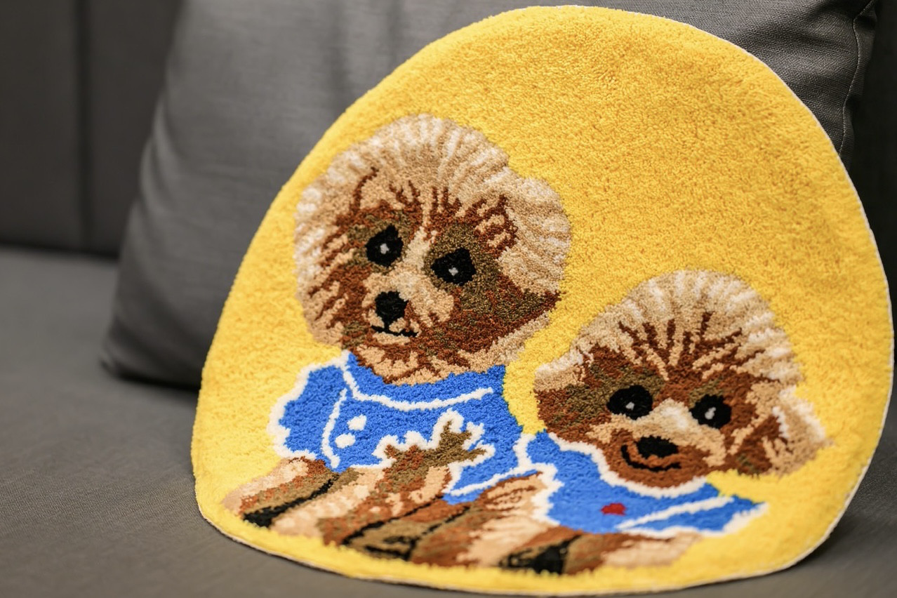 [送料＆ギフト無料]直径30センチタフティング で作った「うちの子」のモフモフ、フワフワなオーダーメイドラグマット。