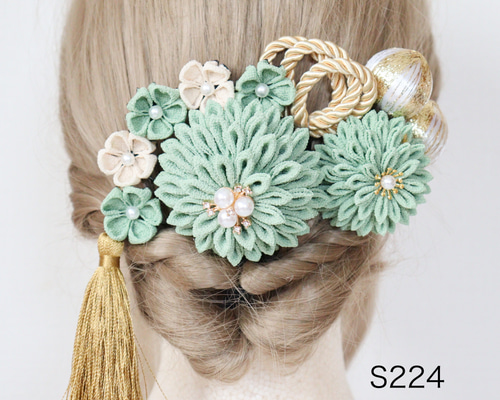 つまみ細工　髪飾り　濃い緑×金 6d563865f8d88b698dfe41536976ff