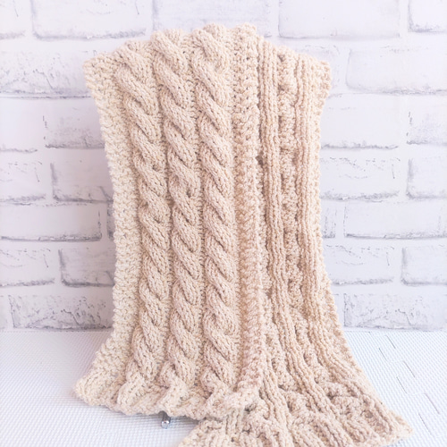 ケーブル模様のシンプルマフラー(ベージュ) マフラー はなりん 通販