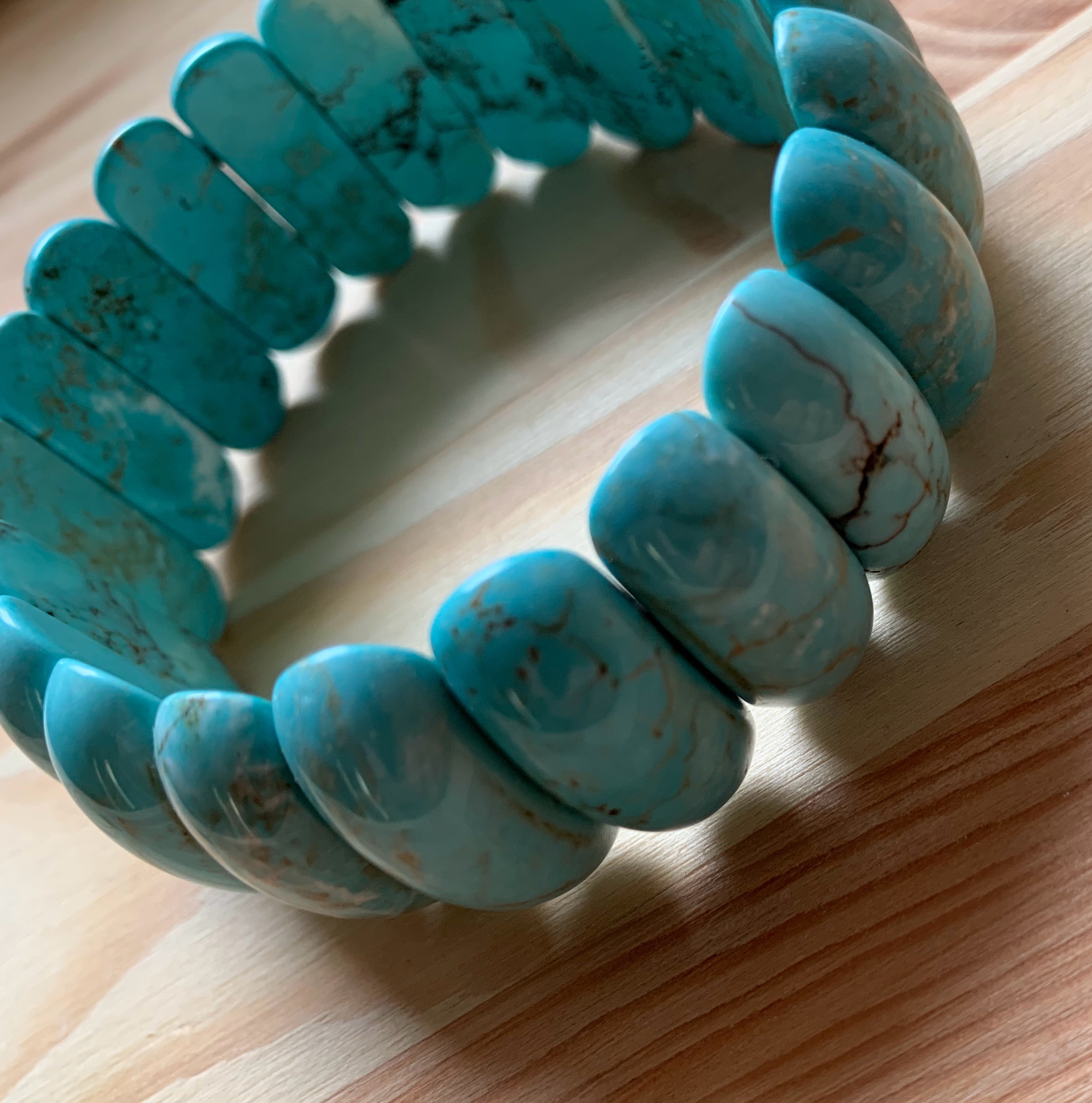 アリゾナ産ターコイズ色の オールドハウライトターコイズ バングル 15,750円