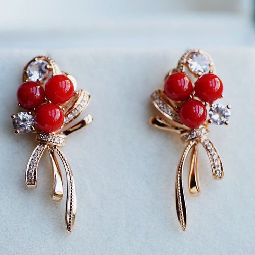 K18 天然赤サンゴ ピアス