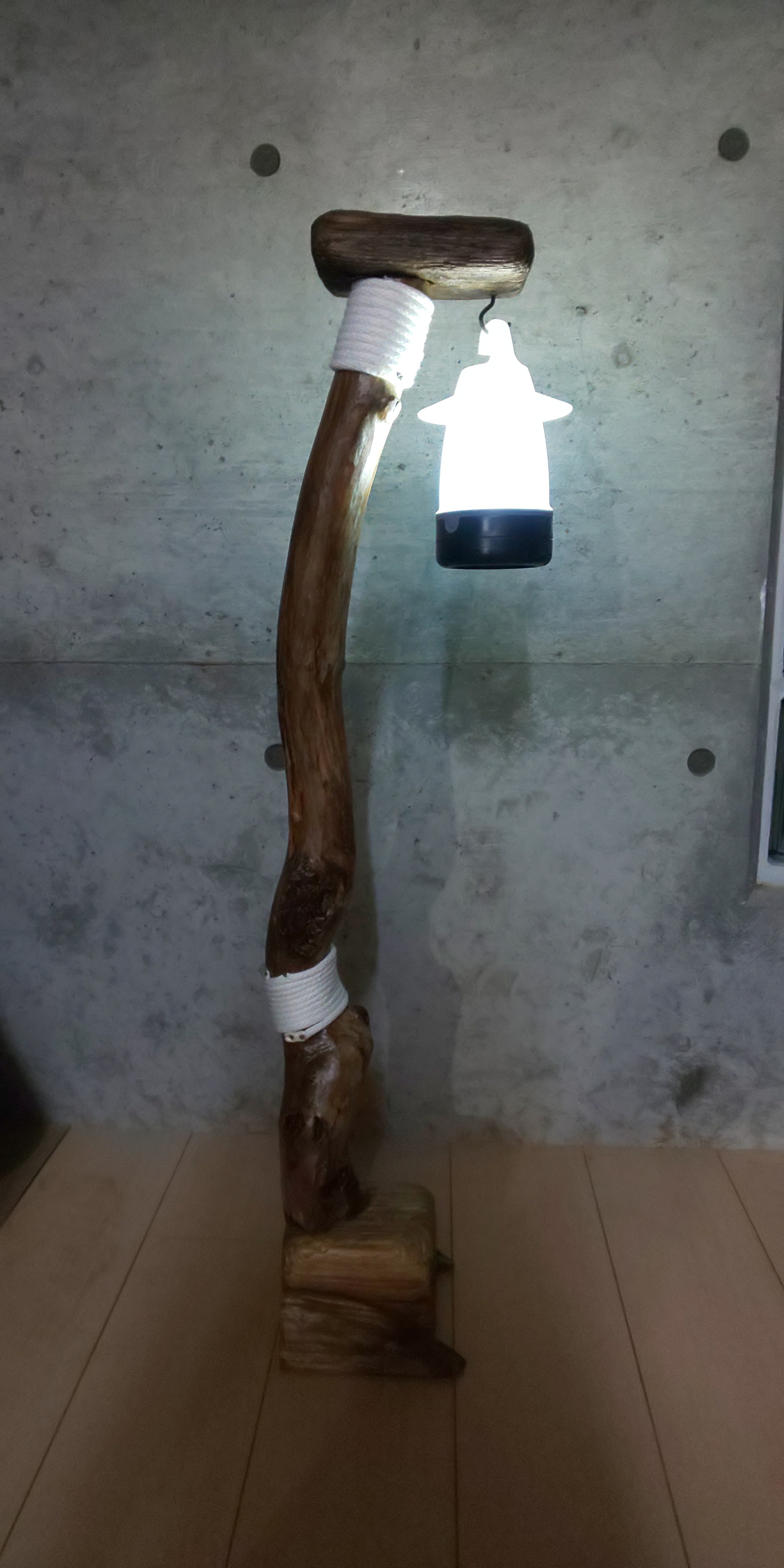 流木インテリアオブジェランタン付き