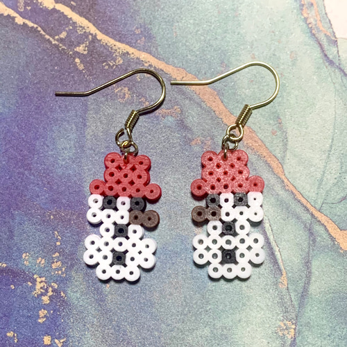 アイロンビーズ ウィンターピアス 雪だるま ピアス（フック・チェーン