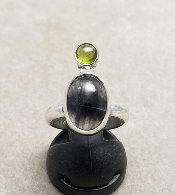 プラチナルチルクオーツとアイドクレースのリング