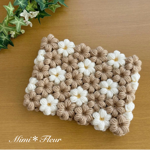 モリーの花 ＊ぷっくりお花のポーチ 小物入れ ベージュ ポーチ Mimi 