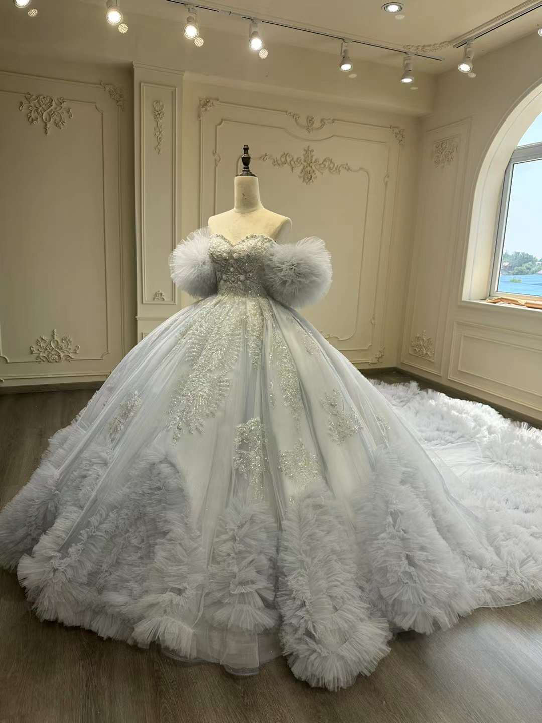 絶対後悔しない！カラードレス　可愛い　プリンセスライン　ボリューム　胸ハートライン結婚式前撮りソフトチュール　ギャザー