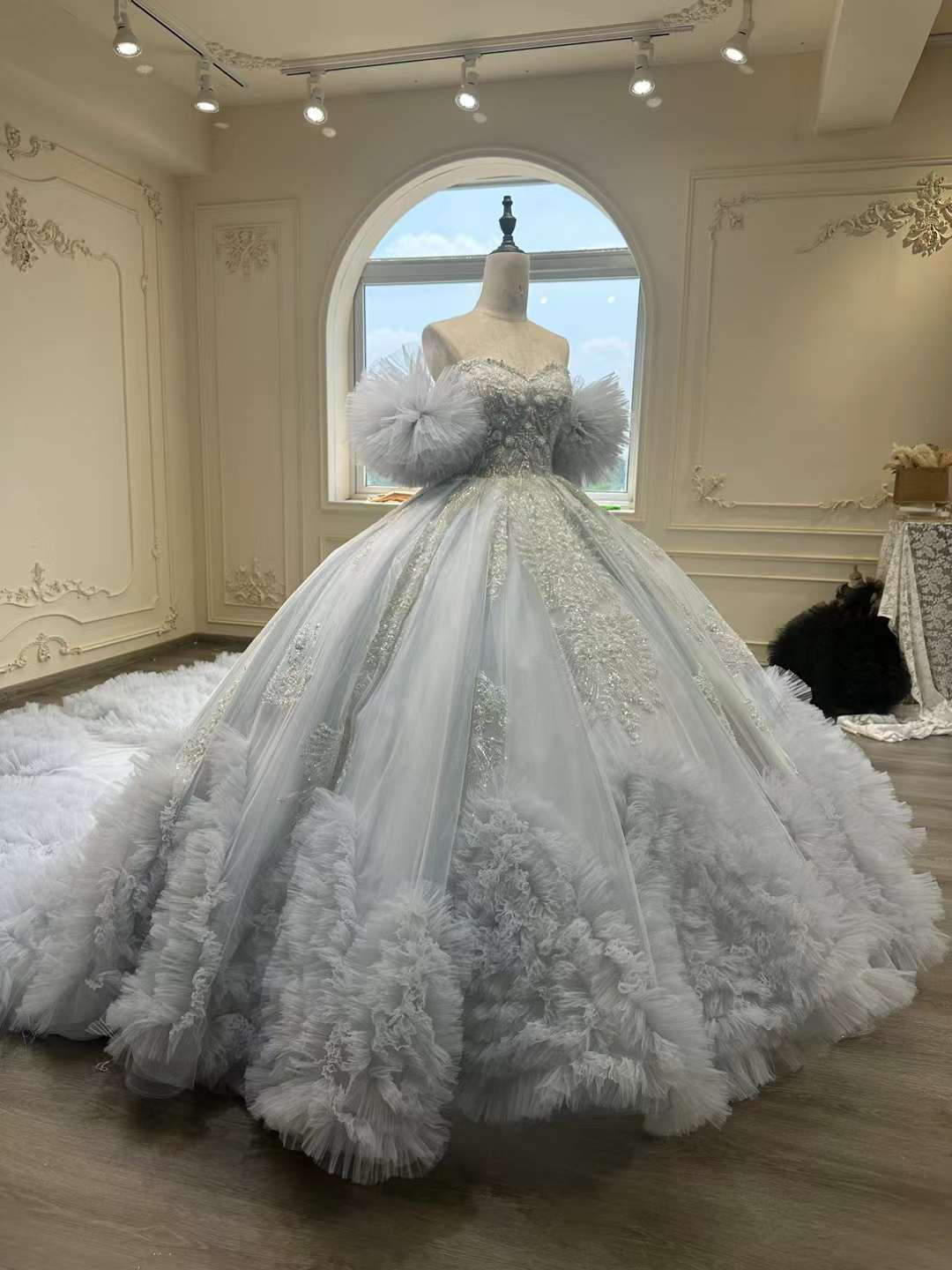 絶対後悔しない！カラードレス　可愛い　プリンセスライン　ボリューム　胸ハートライン結婚式前撮りソフトチュール　ギャザー