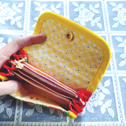 レトロ刺繍 ミニ財布 コンパクト レトロポップ 出刺繍 軽量