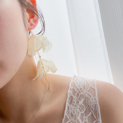 " fuwari〜ivory " ブライダルアクセサリー　結婚式　お呼ばれアクセサリー　ブライダルピアス/イヤリング 6枚目の画像