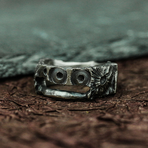 ユニークな酸化スターリングシルバーと真鍮洞窟リング、溶岩リング