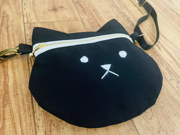 【猫型ポシェット　キッズショルダー　ポシェット　キッズポシェット　キッズバッグ　バッグ】黒猫　ハロウィン 3枚目の画像