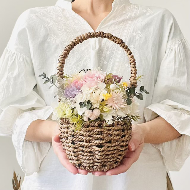 花かごアレンジ　バスケットアレンジ　プリザーブドフラワー　お祝い　ギフト　お誕生日　新築祝い